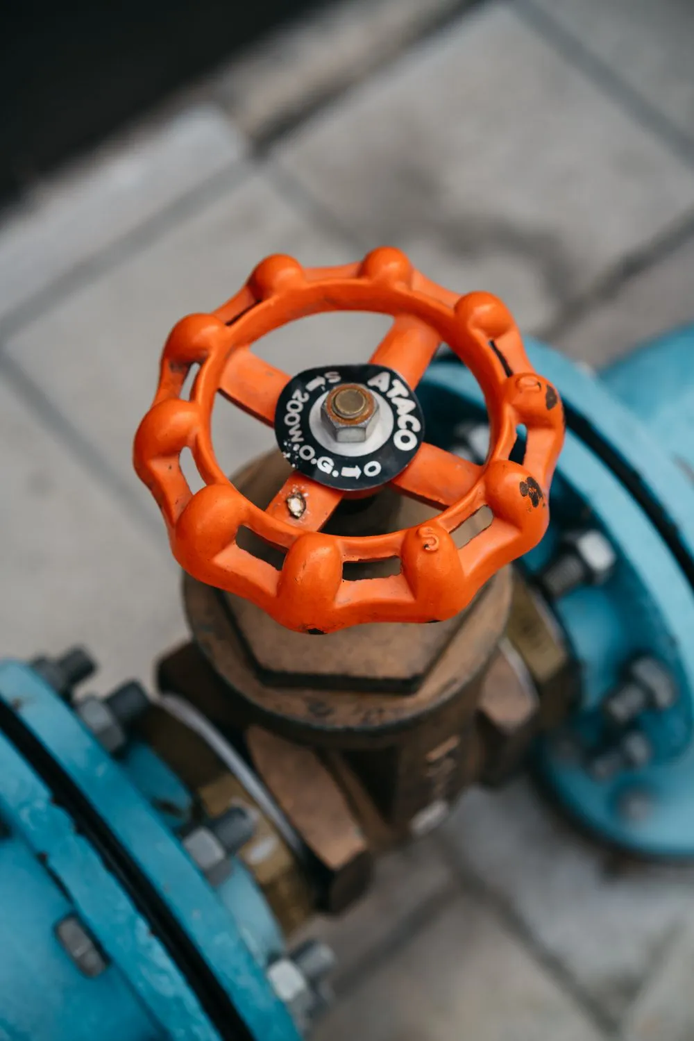 Shut-off valve for stopping water flow to a failed appliance